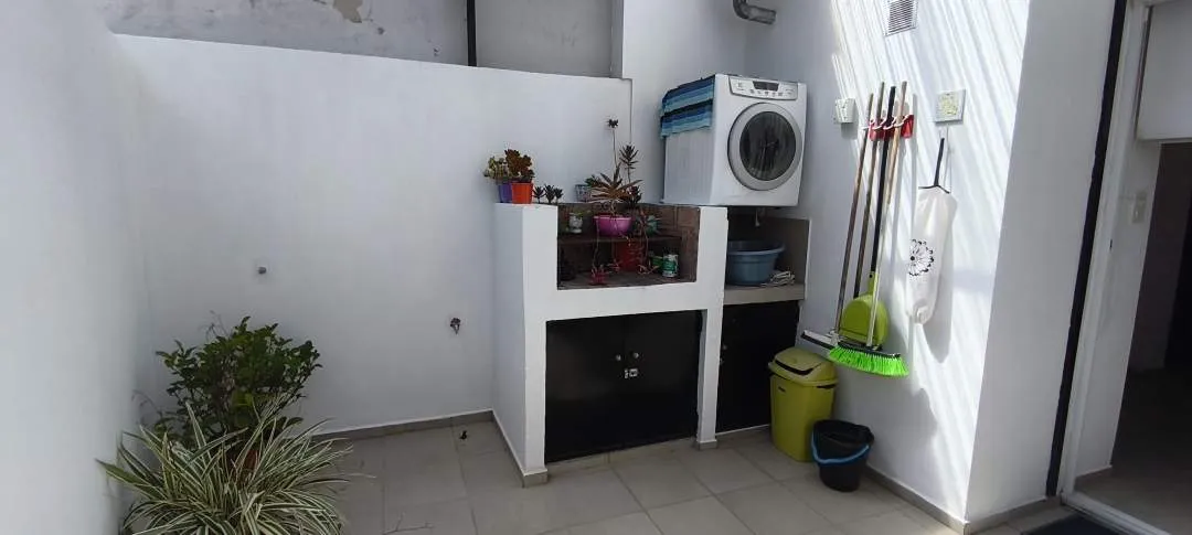DUPLEX MODERNO Y LUMINOSO