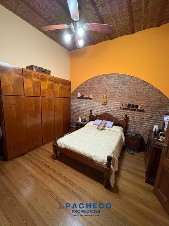 VENTA CASA 5 AMBIENTES EN VILLA DEL PARQUE - IMPERDIBLE