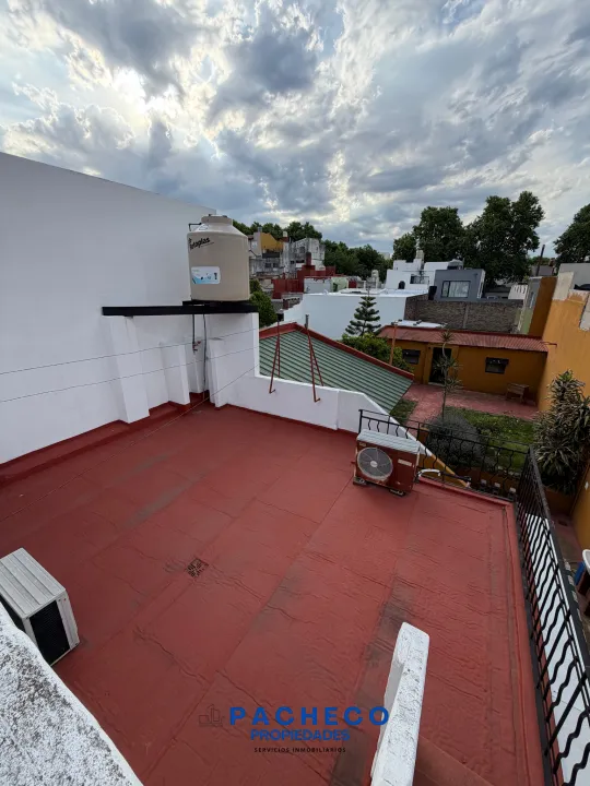 VENTA CASA 5 AMBIENTES EN VILLA DEL PARQUE - IMPERDIBLE
