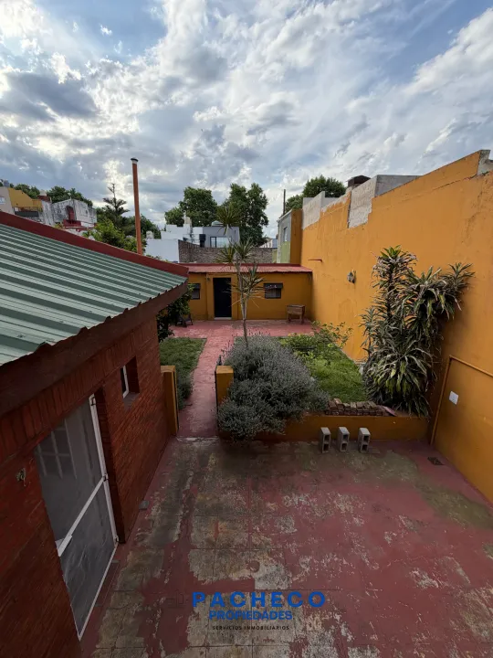 VENTA CASA 5 AMBIENTES EN VILLA DEL PARQUE - IMPERDIBLE