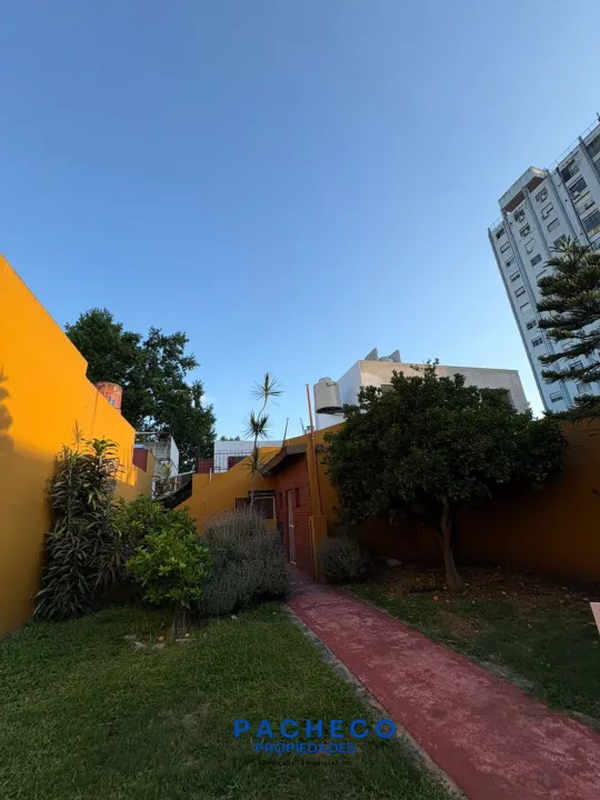 VENTA CASA 5 AMBIENTES EN VILLA DEL PARQUE - IMPERDIBLE