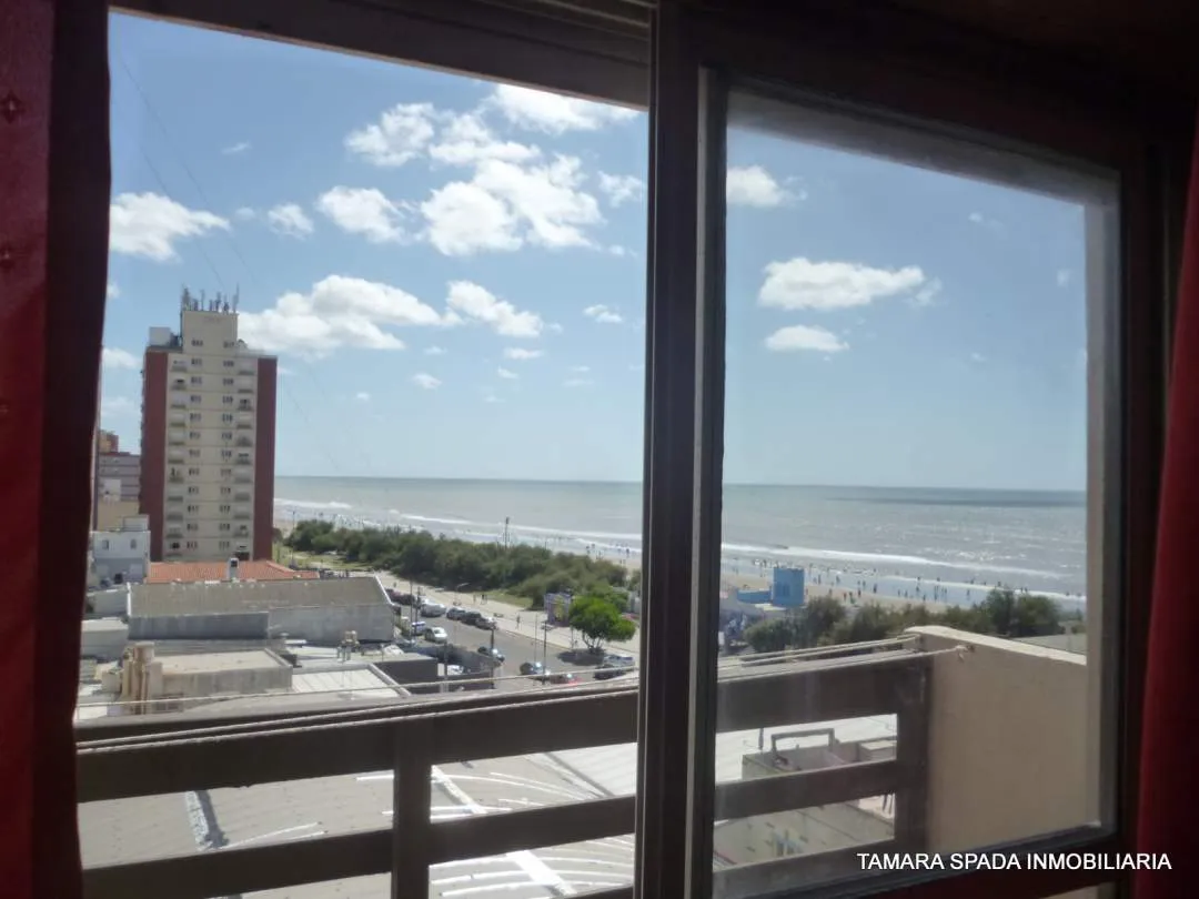 DEPARTAMENTO SOBRE PEATONAL Y VISTA AL MAR