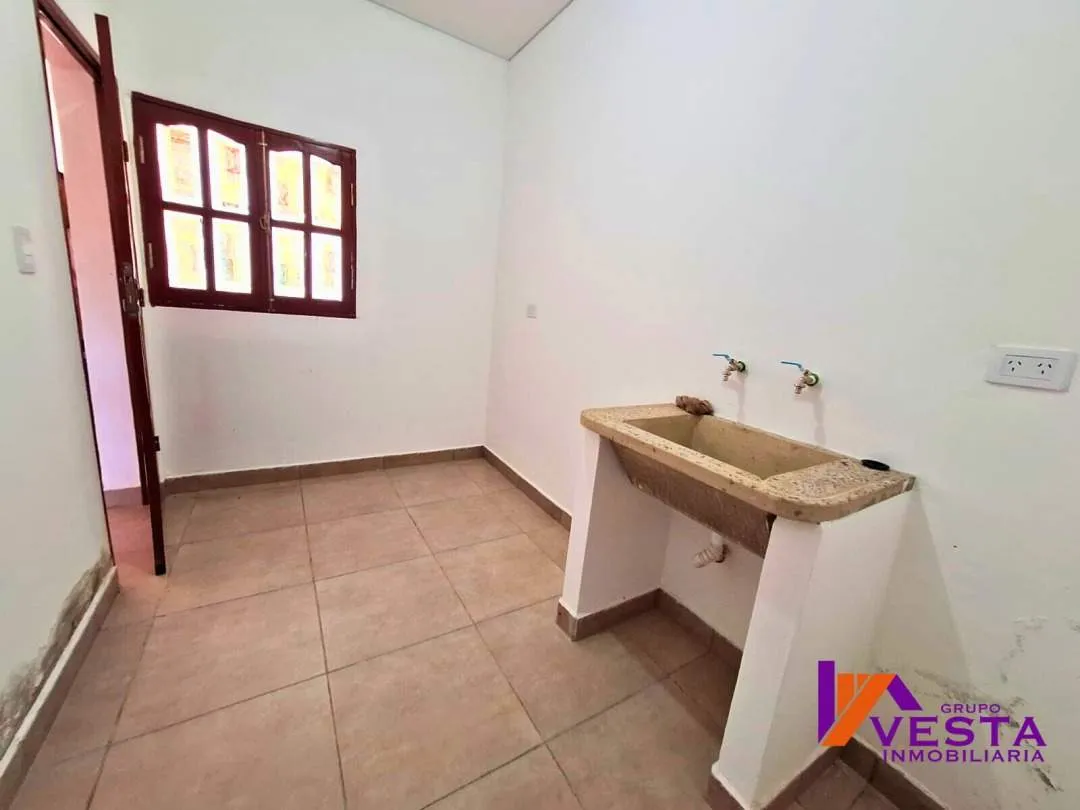 Casa con quincho y piscina- Cerrillos- Los Adobes