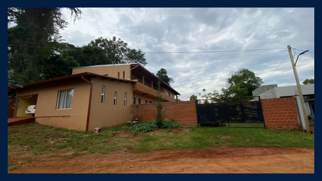 CASA 2 Plantas en VENTA (Zona Rio Uruguay - Mnes)