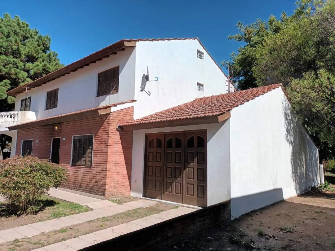 CHALET 3 AMBIENTES EN VENTA ( lote 16x35 )