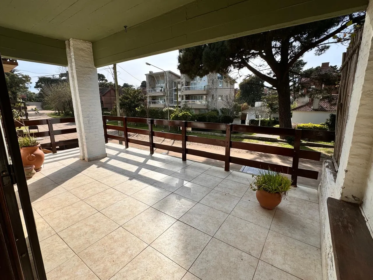 Departamento de 3 ambientes con cochera. zona duplex