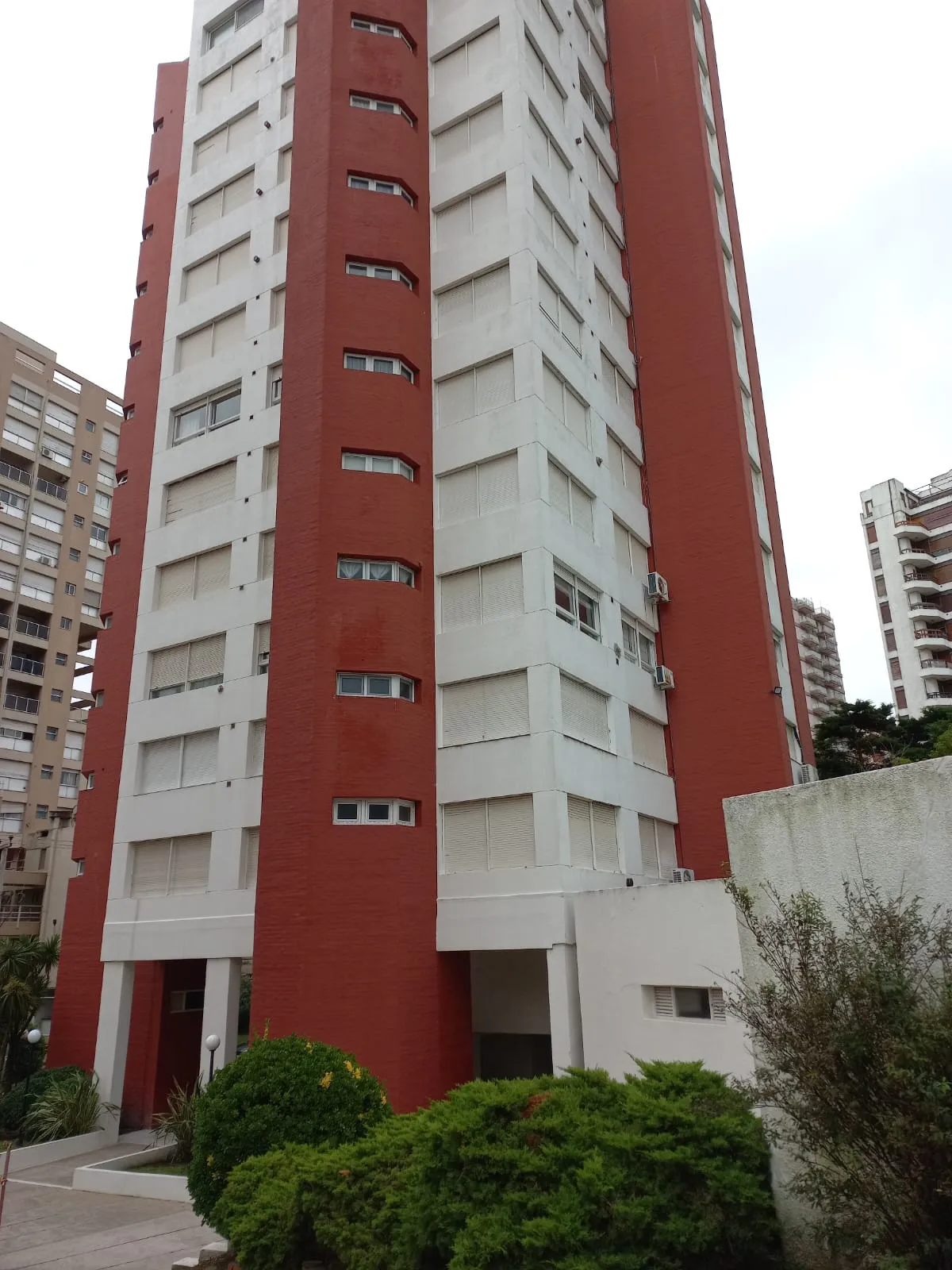 Departamento 2 Amb centro con COCHERA DOBLE , alquiler y venta