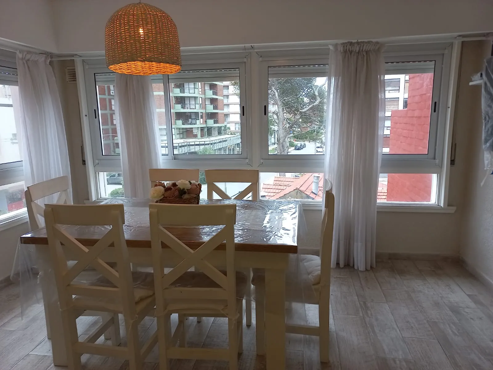Departamento 2 Amb centro con COCHERA DOBLE , alquiler y venta
