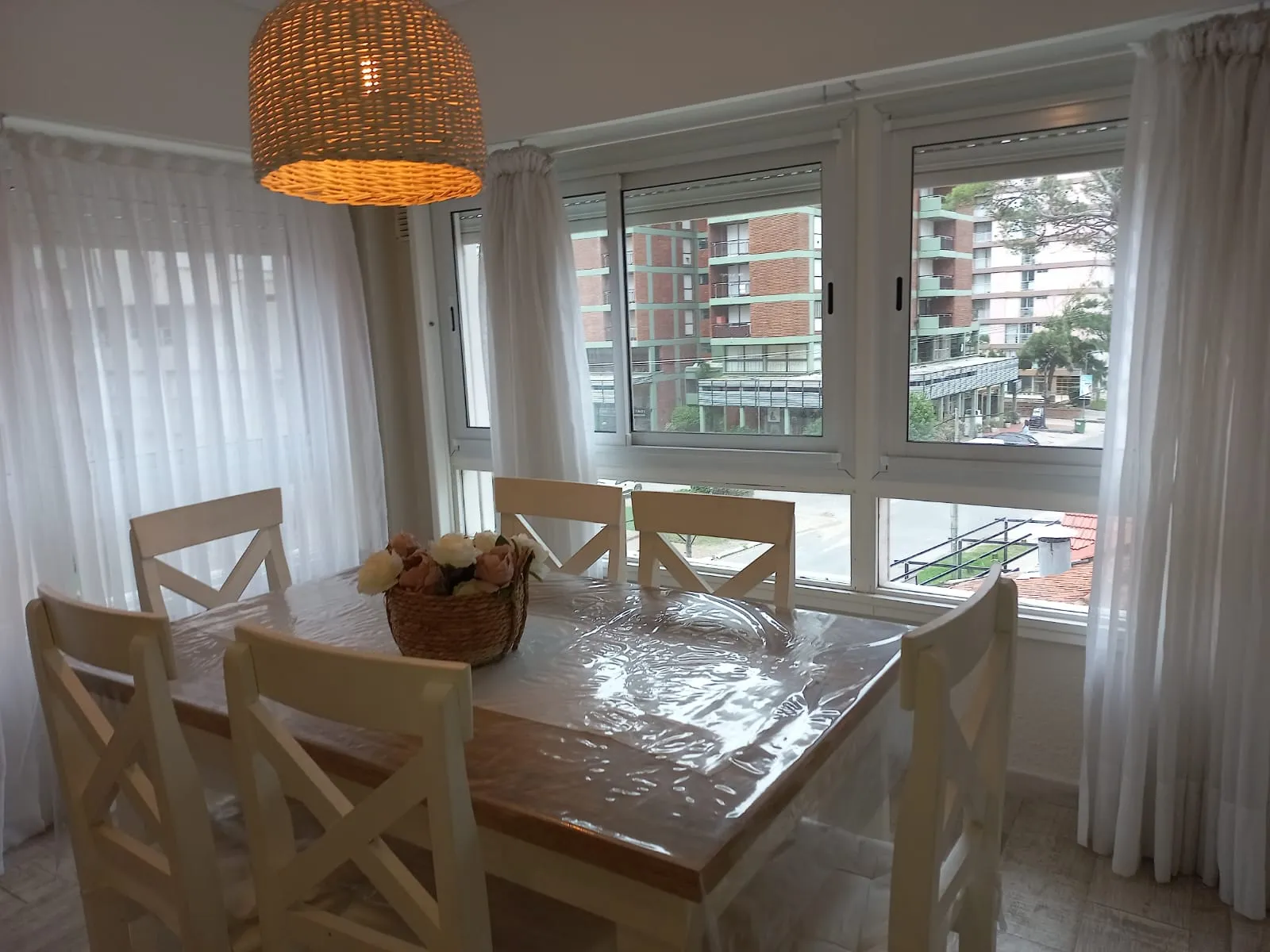 Departamento 2 Amb centro con COCHERA DOBLE , alquiler y venta