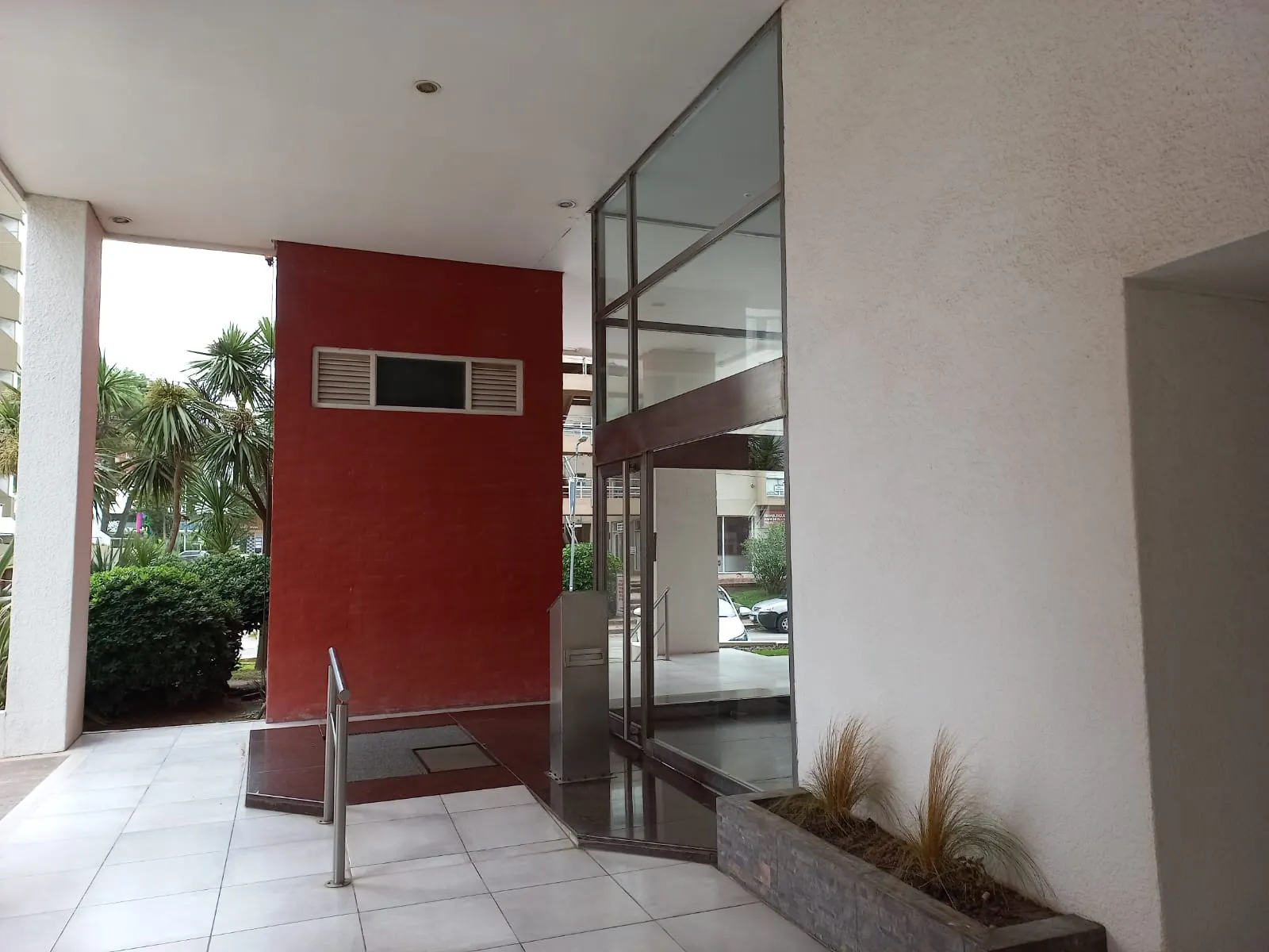Departamento 2 Amb centro con COCHERA DOBLE , alquiler y venta