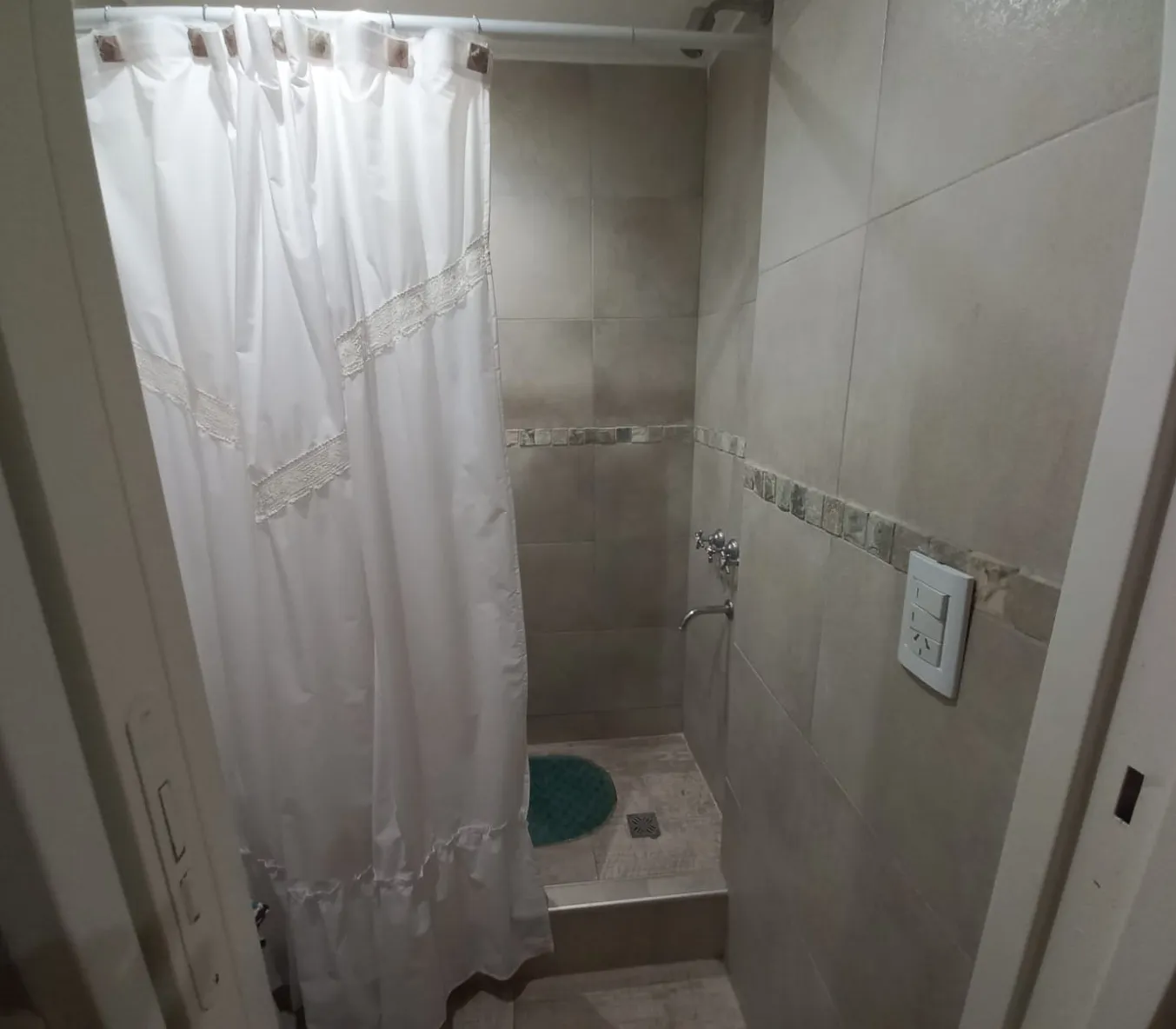 Departamento 2 Amb centro con COCHERA DOBLE , alquiler y venta