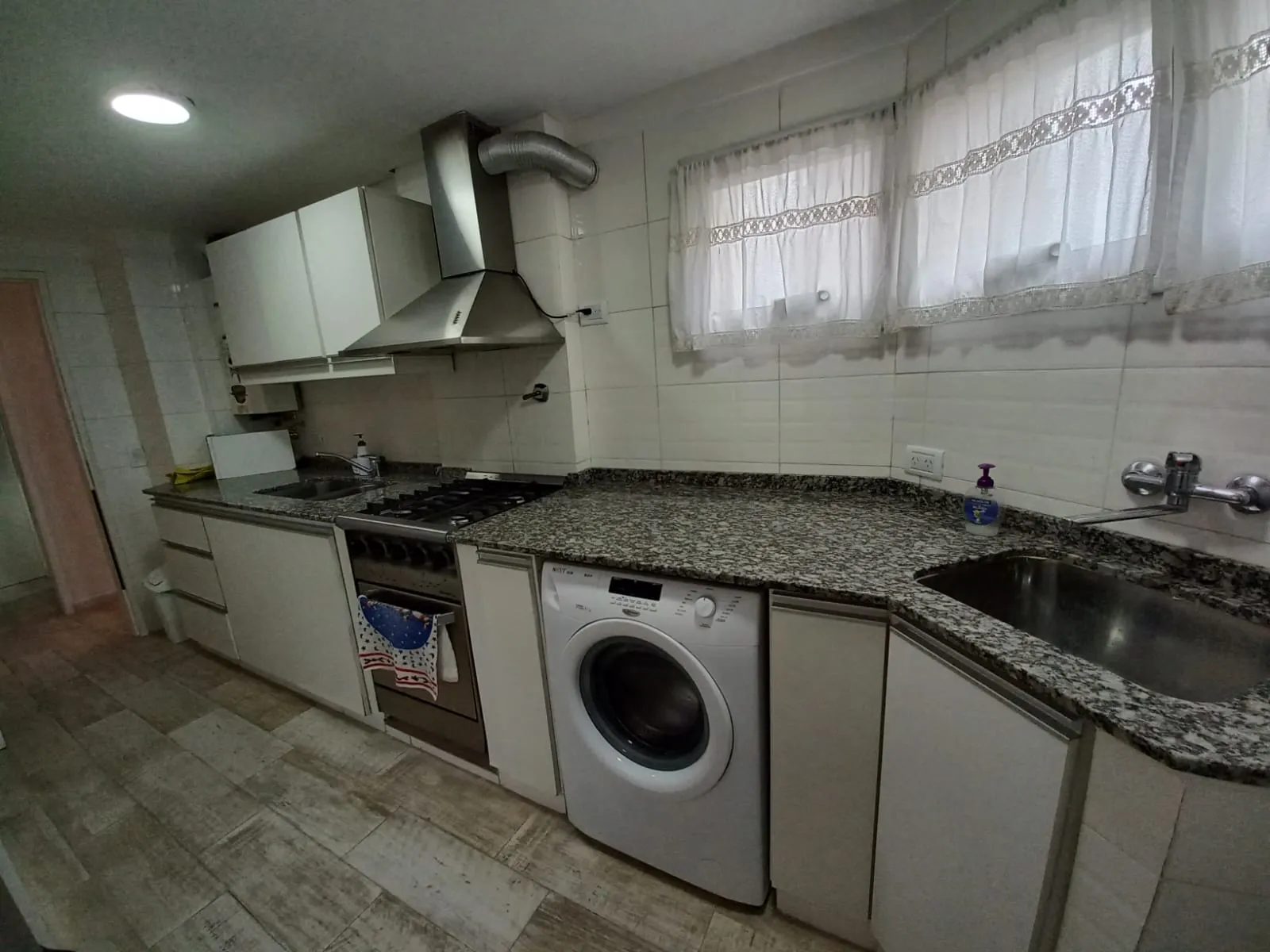 Departamento 2 Amb centro con COCHERA DOBLE , alquiler y venta