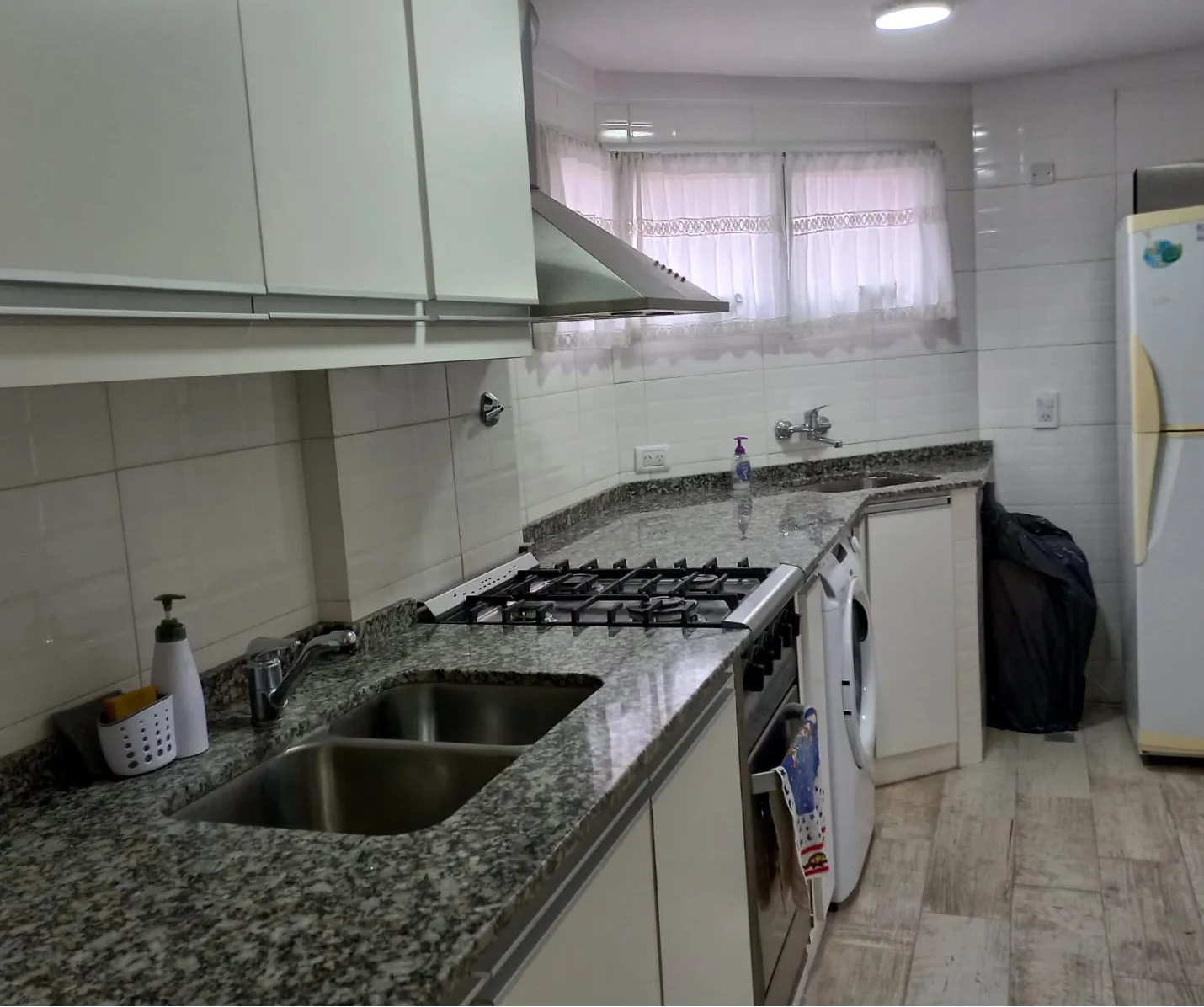 Departamento 2 Amb centro con COCHERA DOBLE , alquiler y venta