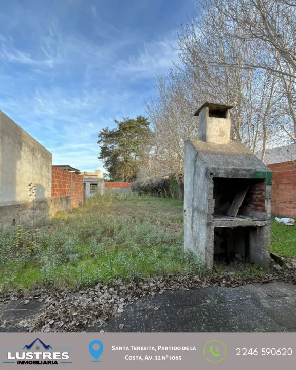 CASA CON 3 AMBIENTES Y AMPLIO LOTE EN VENTA, SANTA TERESITA