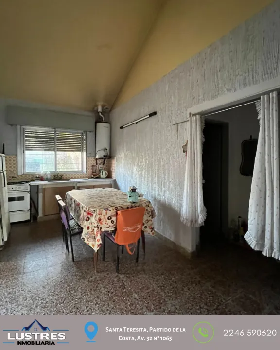 CASA CON 3 AMBIENTES Y AMPLIO LOTE EN VENTA, SANTA TERESITA