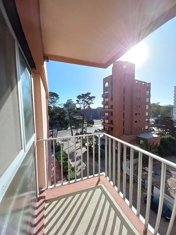 Departamento 3 ambientes impecable. centro