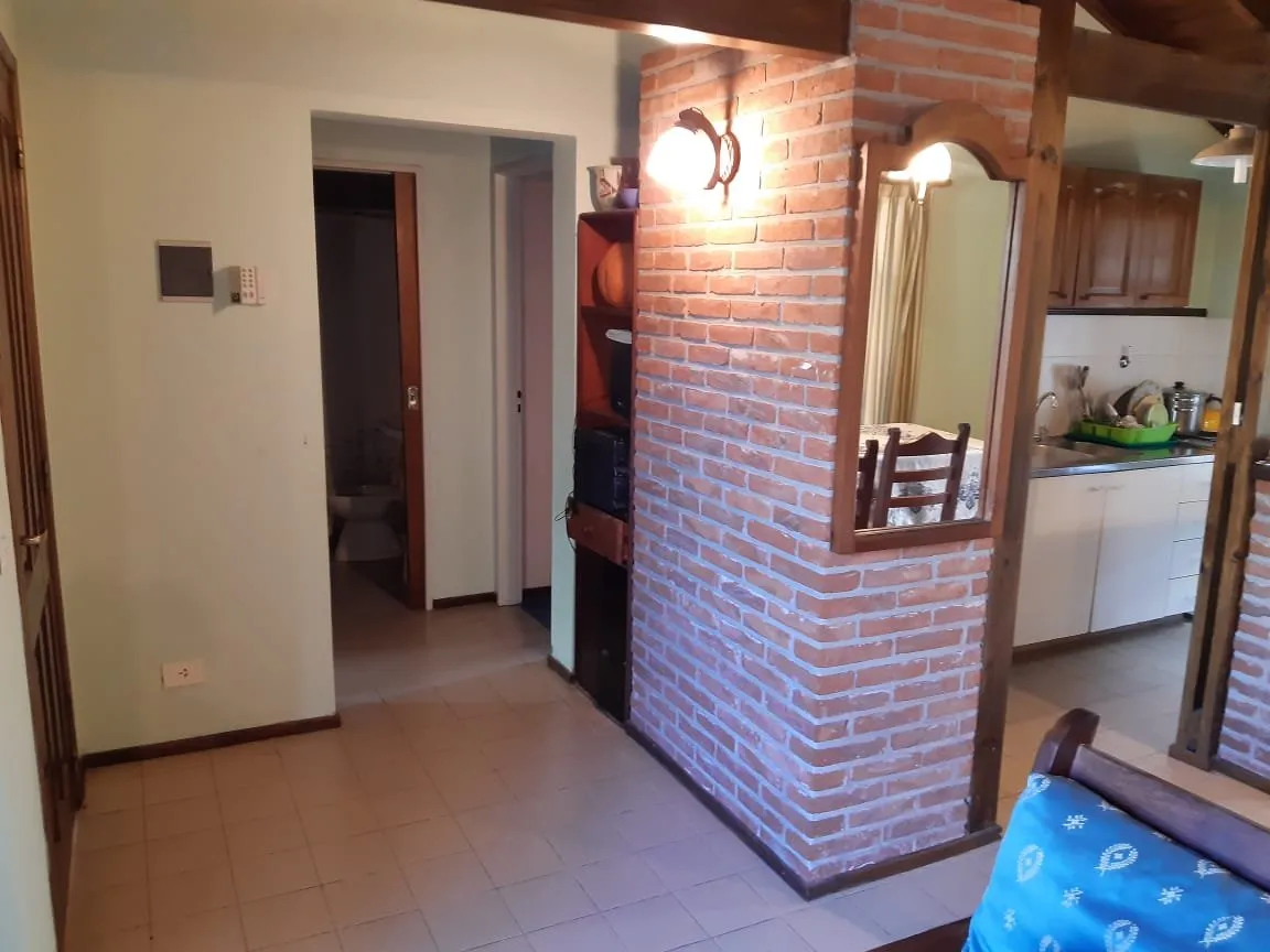 Duplex tipo casa ( acceso directo desde la calle, individual )