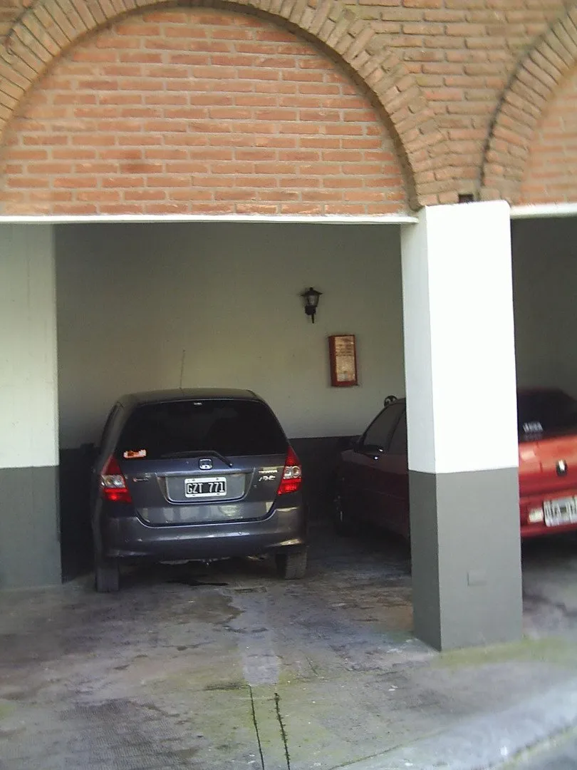 3 Ambientes con cochera. A mts del mar.