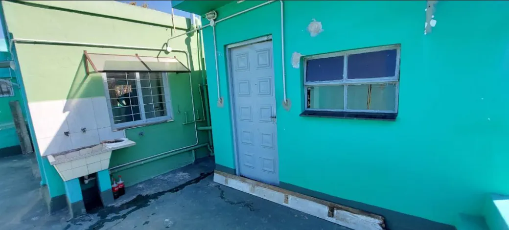 PH DEPTO  MUY BIEN UBICADO RECICLADO      MUY LUMINOSO  -  SE ESCUCHAN PROPUESTAS !!!!!
