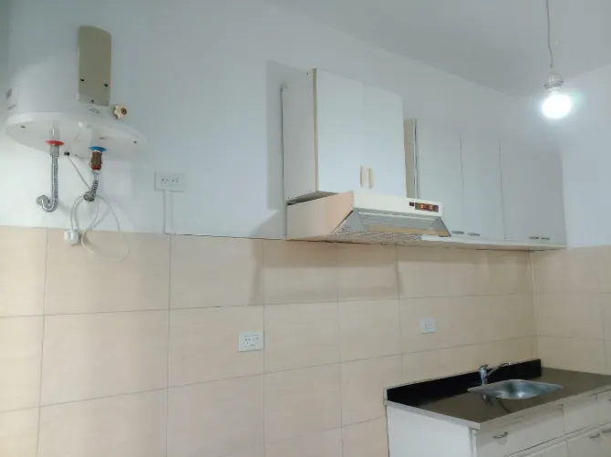PH DEPTO  MUY BIEN UBICADO RECICLADO      MUY LUMINOSO  -  SE ESCUCHAN PROPUESTAS !!!!!