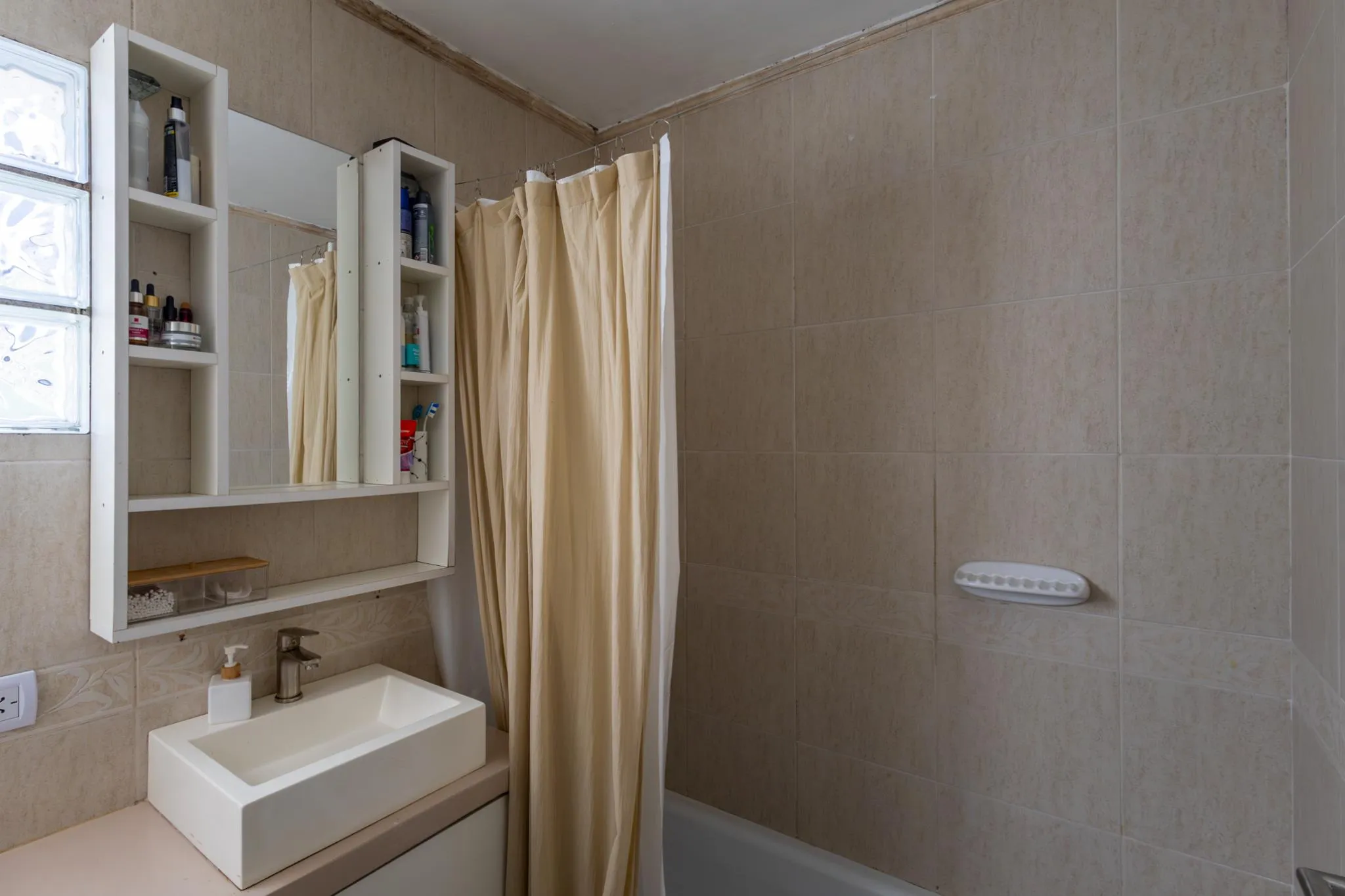 Depto. Moderno 3 amb.al fte c balcon  - cochera-Baulera