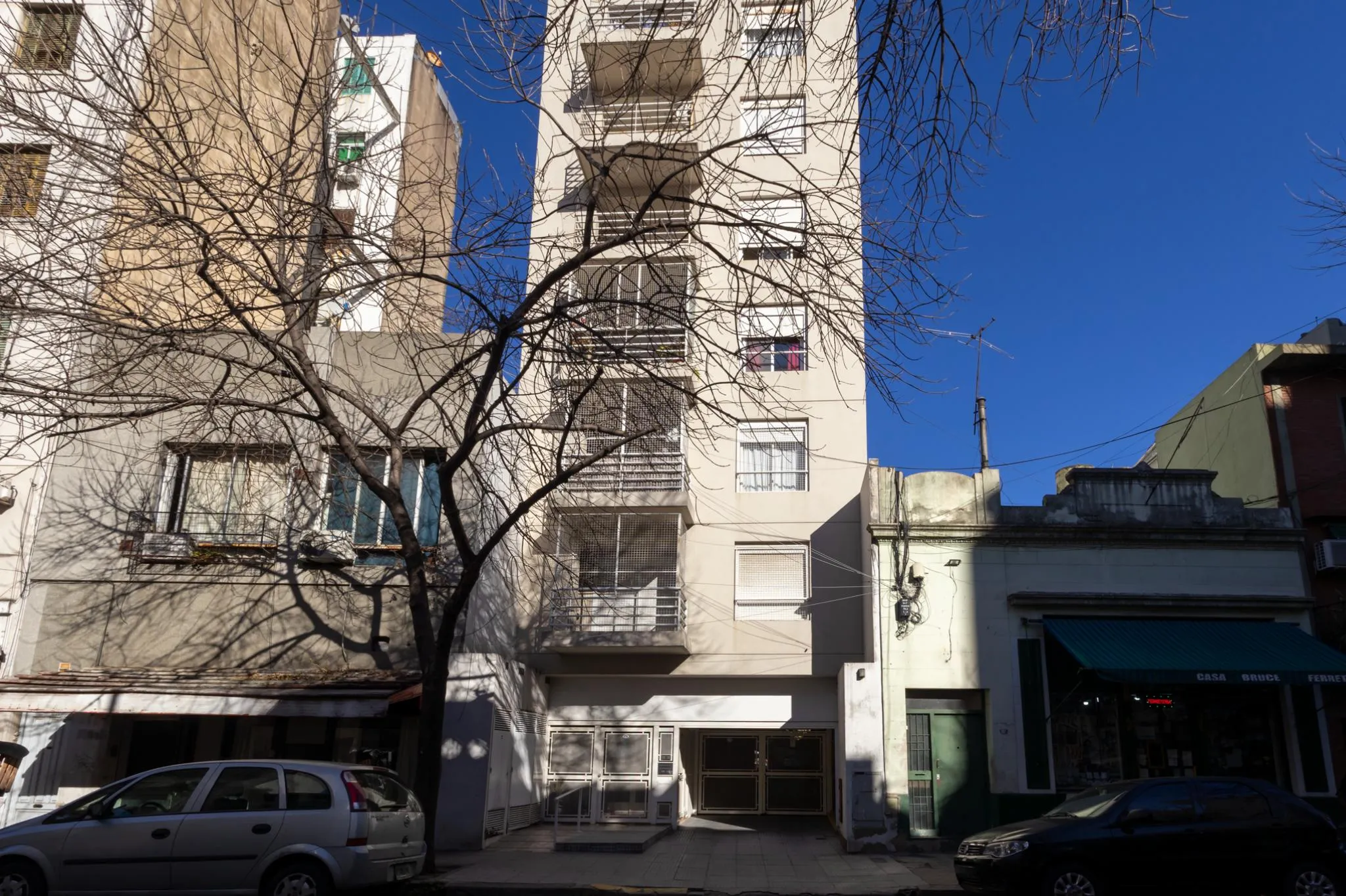 Depto. Moderno 3 amb.al fte c balcon  - cochera-Baulera