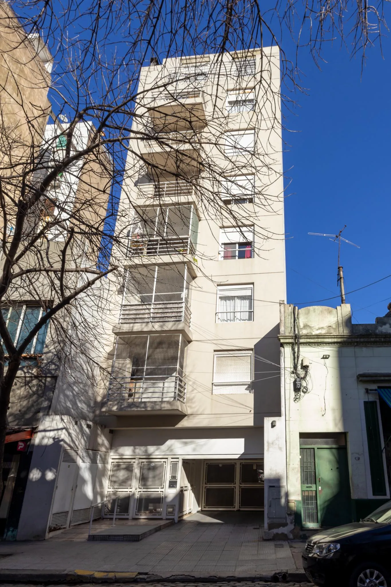 Depto. Moderno 3 amb.al fte c balcon  - cochera-Baulera