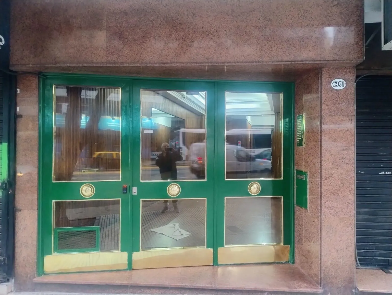 3 ambientes al fte mas dependencia  c balcon  -