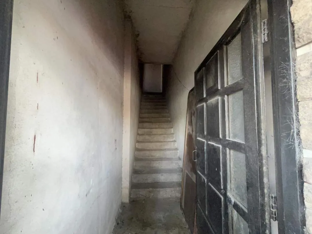 2 locales + espacio aéreo para construir -Venta en Block-Flores