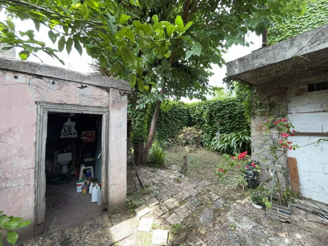 Casa a reciclar- Lote propio-Venta-Parque Chacabuco