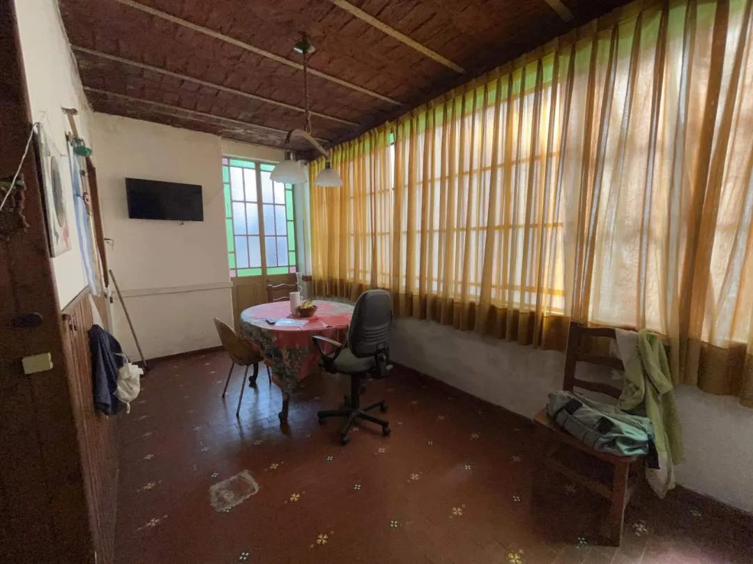 Casa a reciclar- Lote propio-Venta-Parque Chacabuco