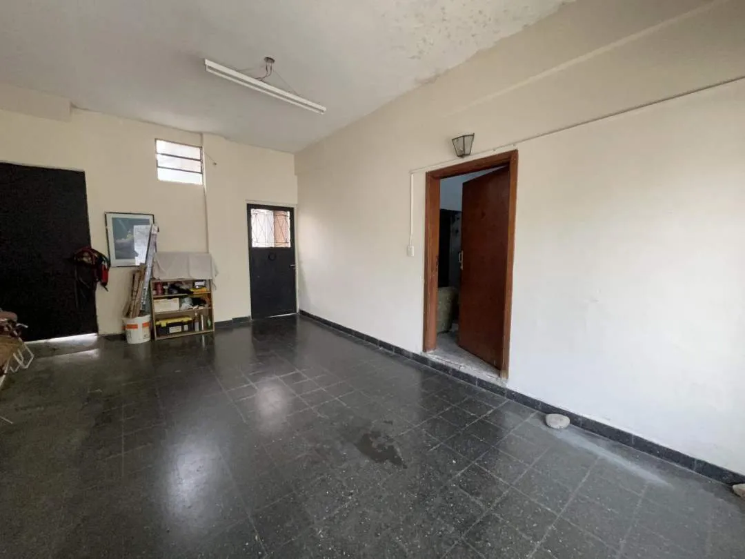 Casa a reciclar- Lote propio-Venta-Parque Chacabuco