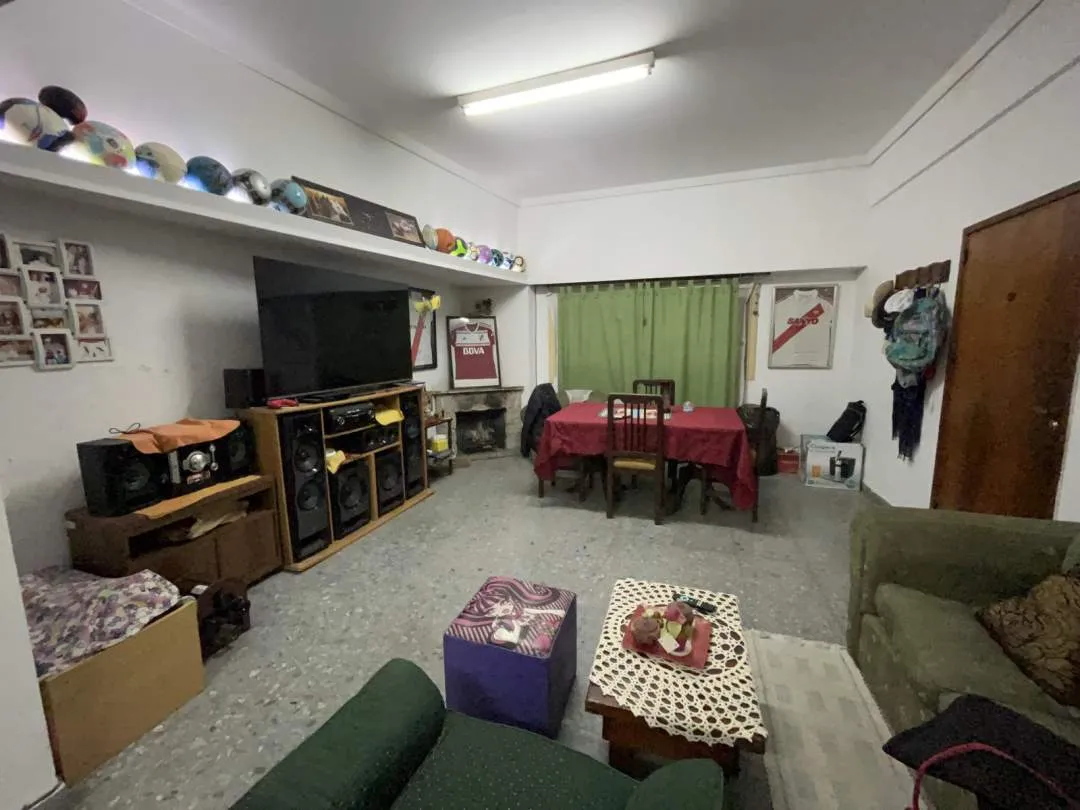 Casa a reciclar- Lote propio-Venta-Parque Chacabuco