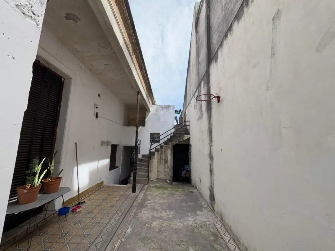 Casa a reciclar- Lote propio-Venta-Parque Chacabuco