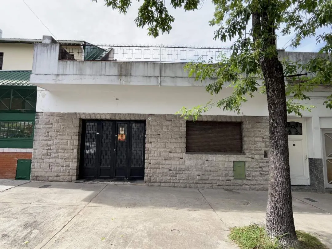 Casa a reciclar- Lote propio-Venta-Parque Chacabuco