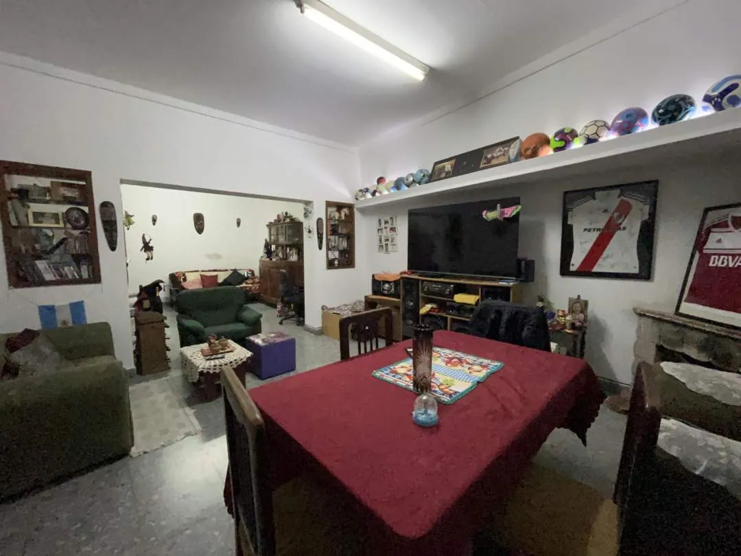 Casa a reciclar- Lote propio-Venta-Parque Chacabuco