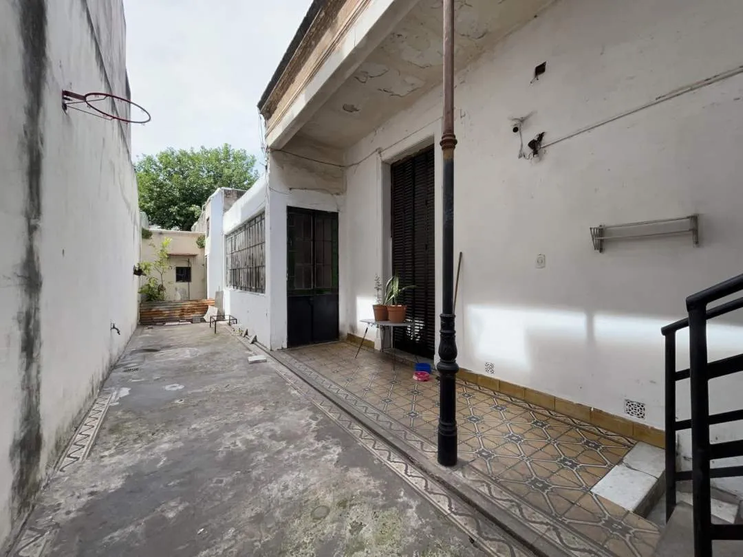 Casa a reciclar- Lote propio-Venta-Parque Chacabuco