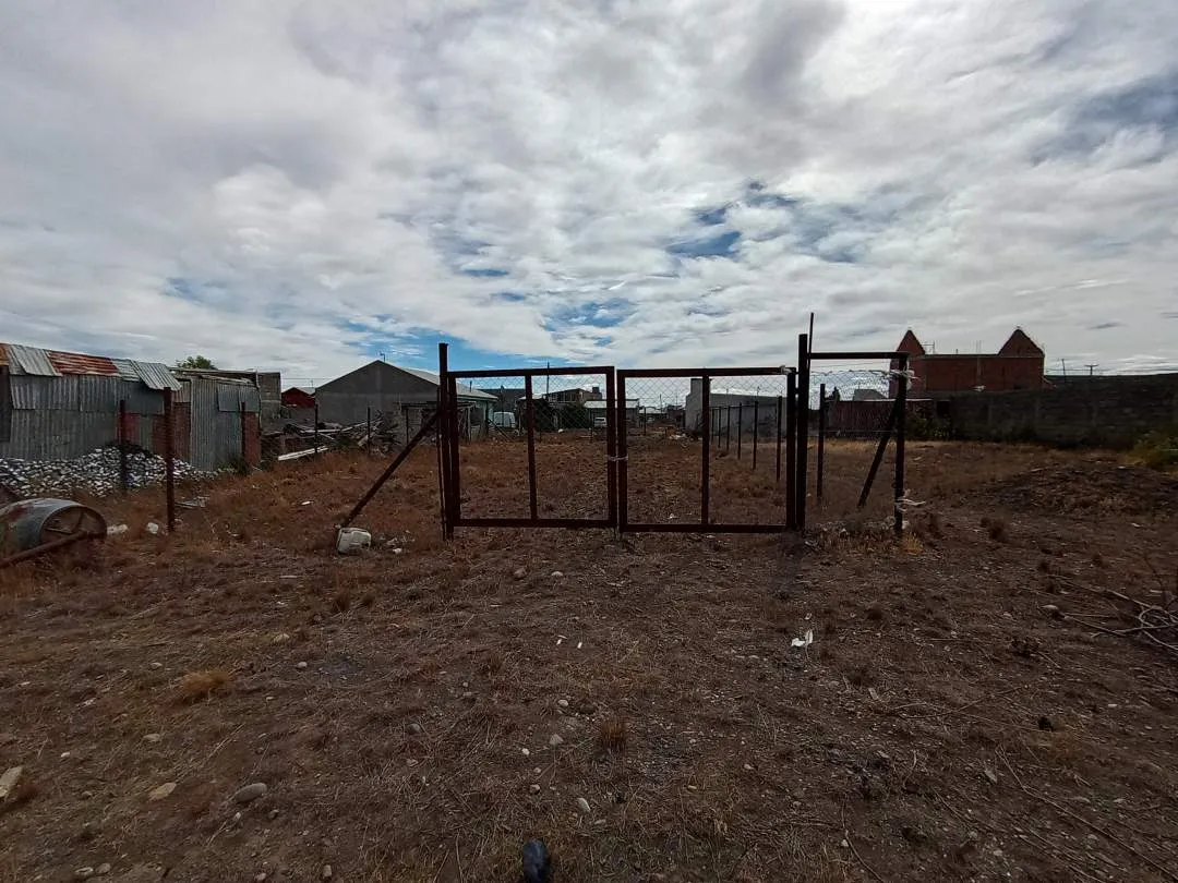 TERRENO B° SAN BENITO CALLE 5 ENTRE CALLE 6 Y CALLE 8 ✅ Medidas: 12,50 x 25 (Mza 35/Parc 7) ✅ Excelente Ubicación, Zona Alta  ✅ Cercado con Portón de ingreso y nivelado ✅ Listo para construir
