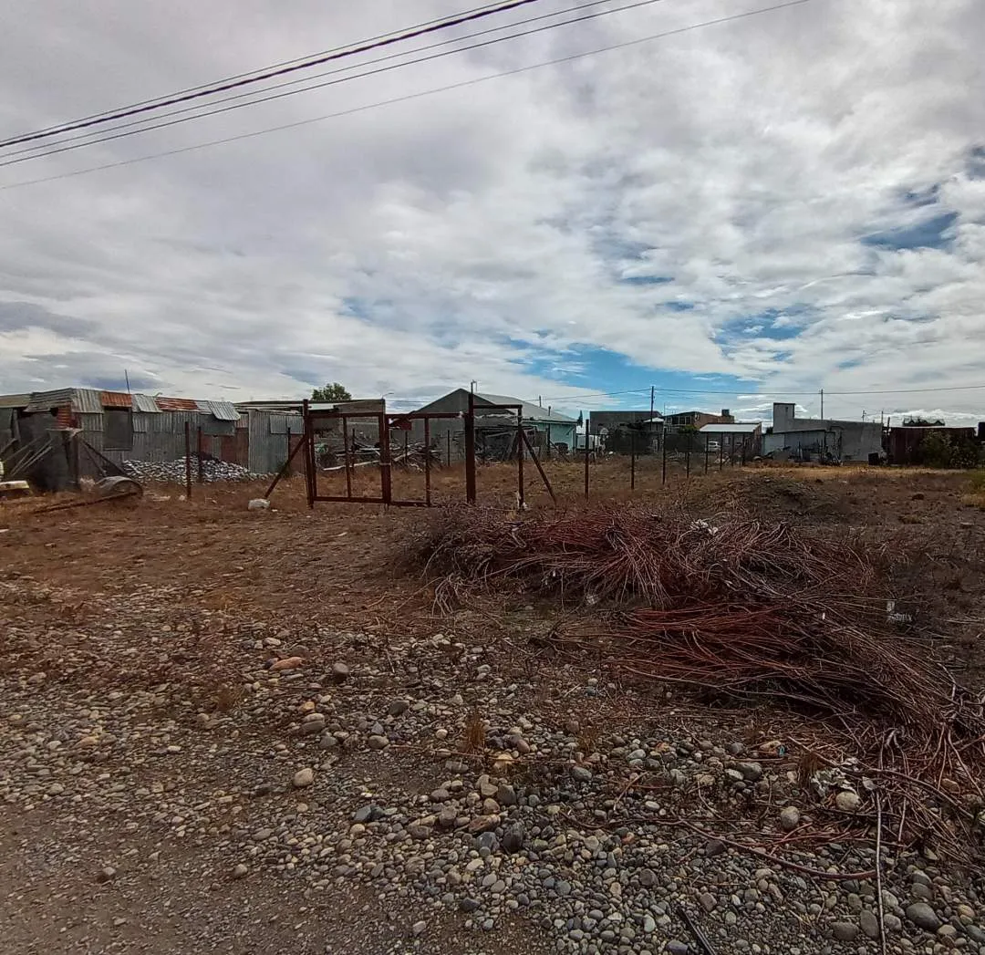 TERRENO B° SAN BENITO CALLE 5 ENTRE CALLE 6 Y CALLE 8 ✅ Medidas: 12,50 x 25 (Mza 35/Parc 7) ✅ Excelente Ubicación, Zona Alta  ✅ Cercado con Portón de ingreso y nivelado ✅ Listo para construir