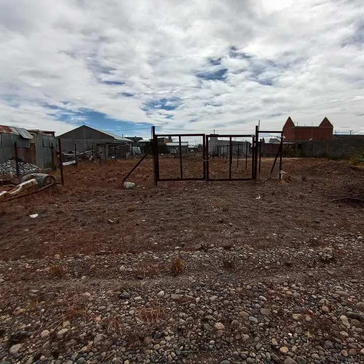 TERRENO B° SAN BENITO CALLE 5 ENTRE CALLE 6 Y CALLE 8 ✅ Medidas: 12,50 x 25 (Mza 35/Parc 7) ✅ Excelente Ubicación, Zona Alta  ✅ Cercado con Portón de ingreso y nivelado ✅ Listo para construir