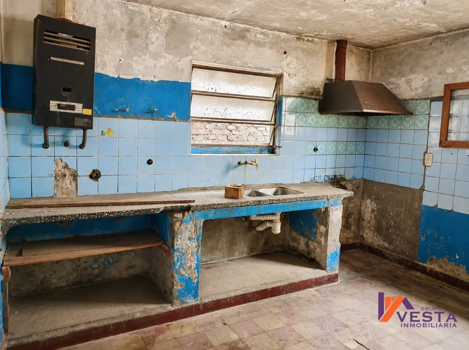 VILLA LAVALLE- CASA EN VENTA A RECICLAR -SALTA