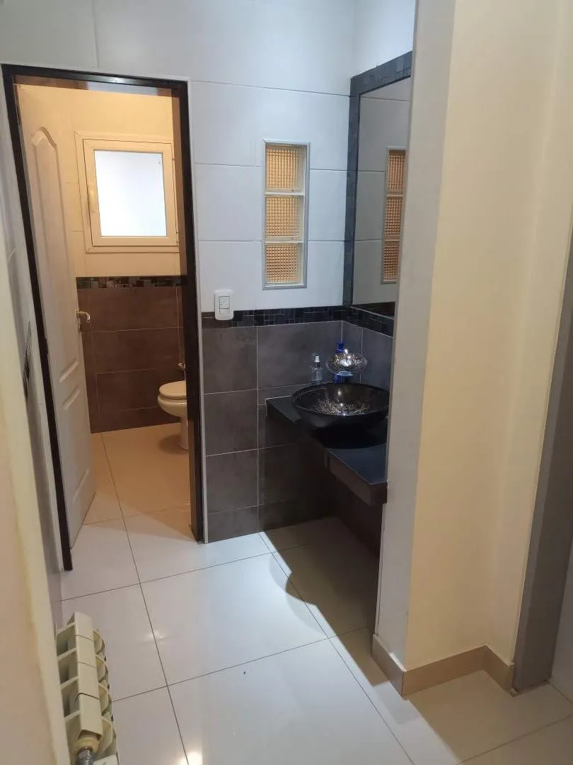 CASA 4 DORMITORIOS, LIVING, COMEDOR, COCINA, QUINCHO, LAVADERO, DESPENSA, 3 BAÑOS, CAVA DE VINOS