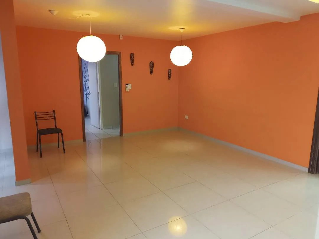 CASA 4 DORMITORIOS, LIVING, COMEDOR, COCINA, QUINCHO, LAVADERO, DESPENSA, 3 BAÑOS, CAVA DE VINOS