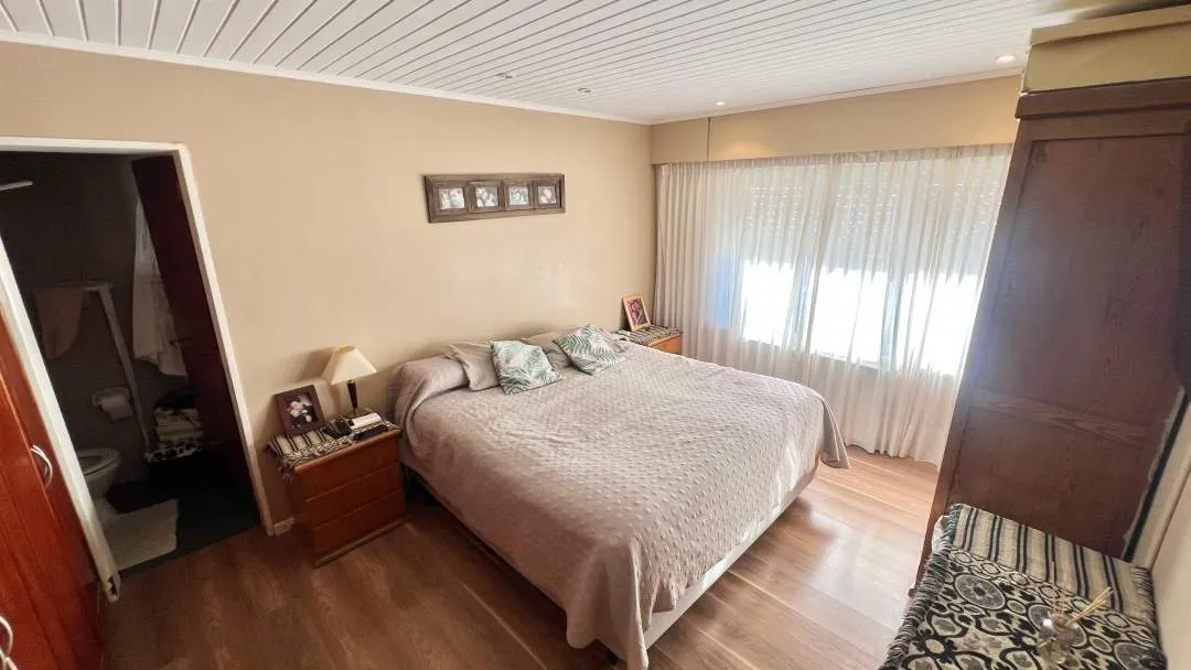 CASA 3 DORMITORIOS, 3 BAÑOS, LIVING, COMEDOR, QUINCHO, LAVADERO, GARAGE