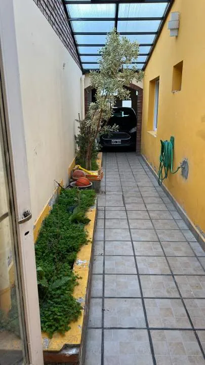 CASA 3 DORMITORIOS, 3 BAÑOS, LIVING, COMEDOR, QUINCHO, LAVADERO, GARAGE