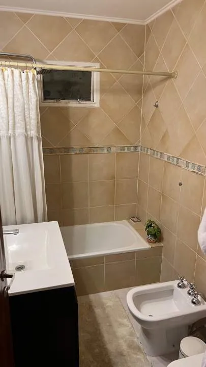 CASA 3 DORMITORIOS, 3 BAÑOS, LIVING, COMEDOR, QUINCHO, LAVADERO, GARAGE