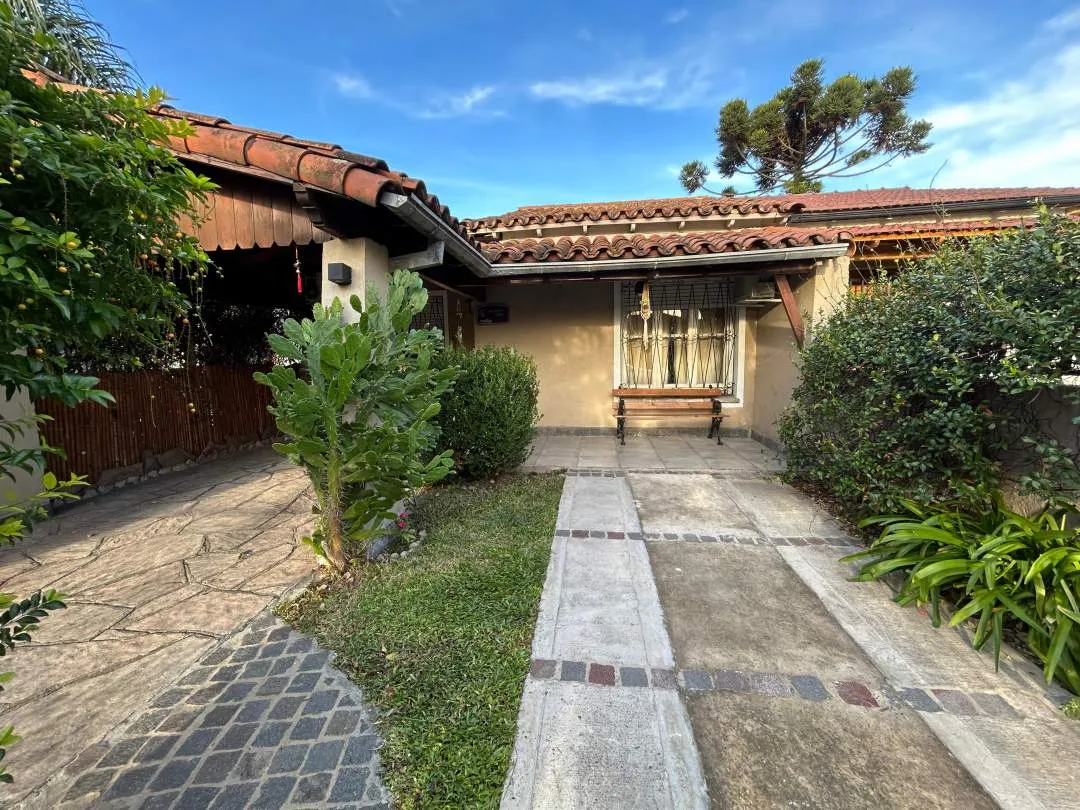 Casa 7x20 en Venta-Ciudad Jardín