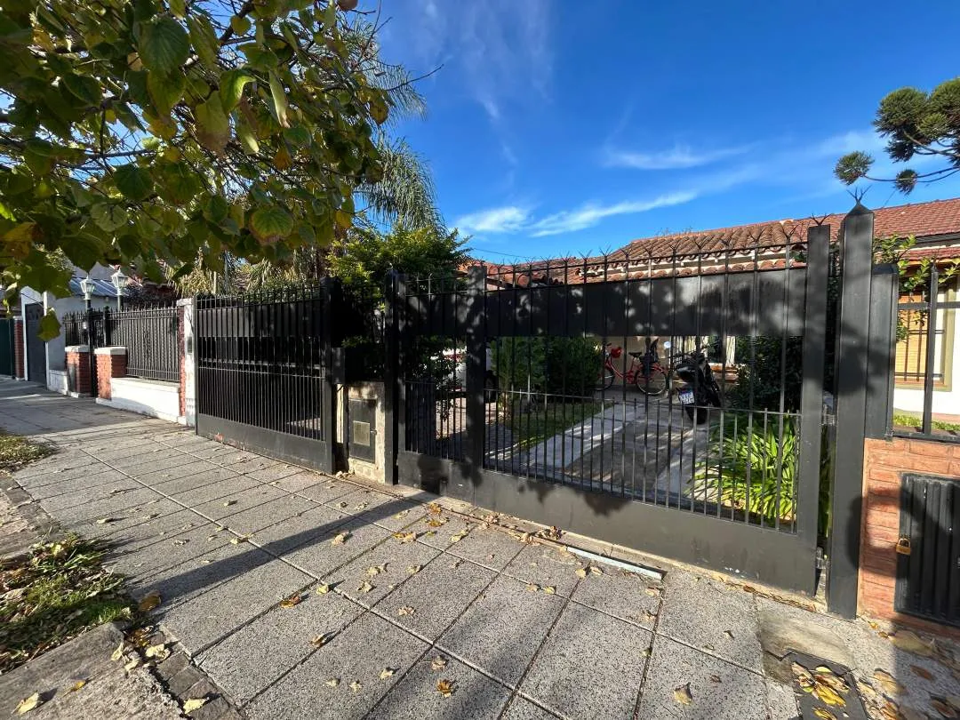 Casa 7x20 en Venta-Ciudad Jardín