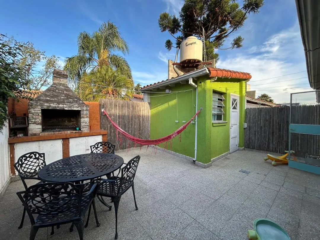 Casa 7x20 en Venta-Ciudad Jardín