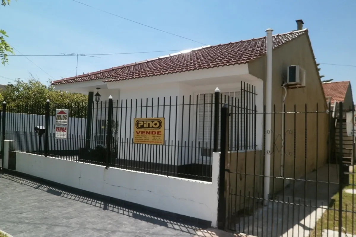 Santa Teresita.  2 Chalet De 3 Ambientes En Barrio Residencial! Gas Conectado.